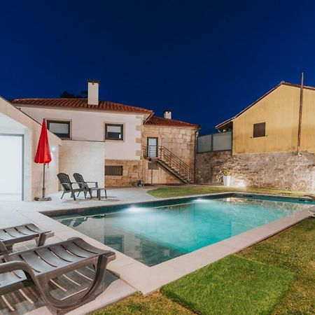 Casa Do Pinheiro - Alojamento Local Повуа-де-Ланнюзу Екстер'єр фото