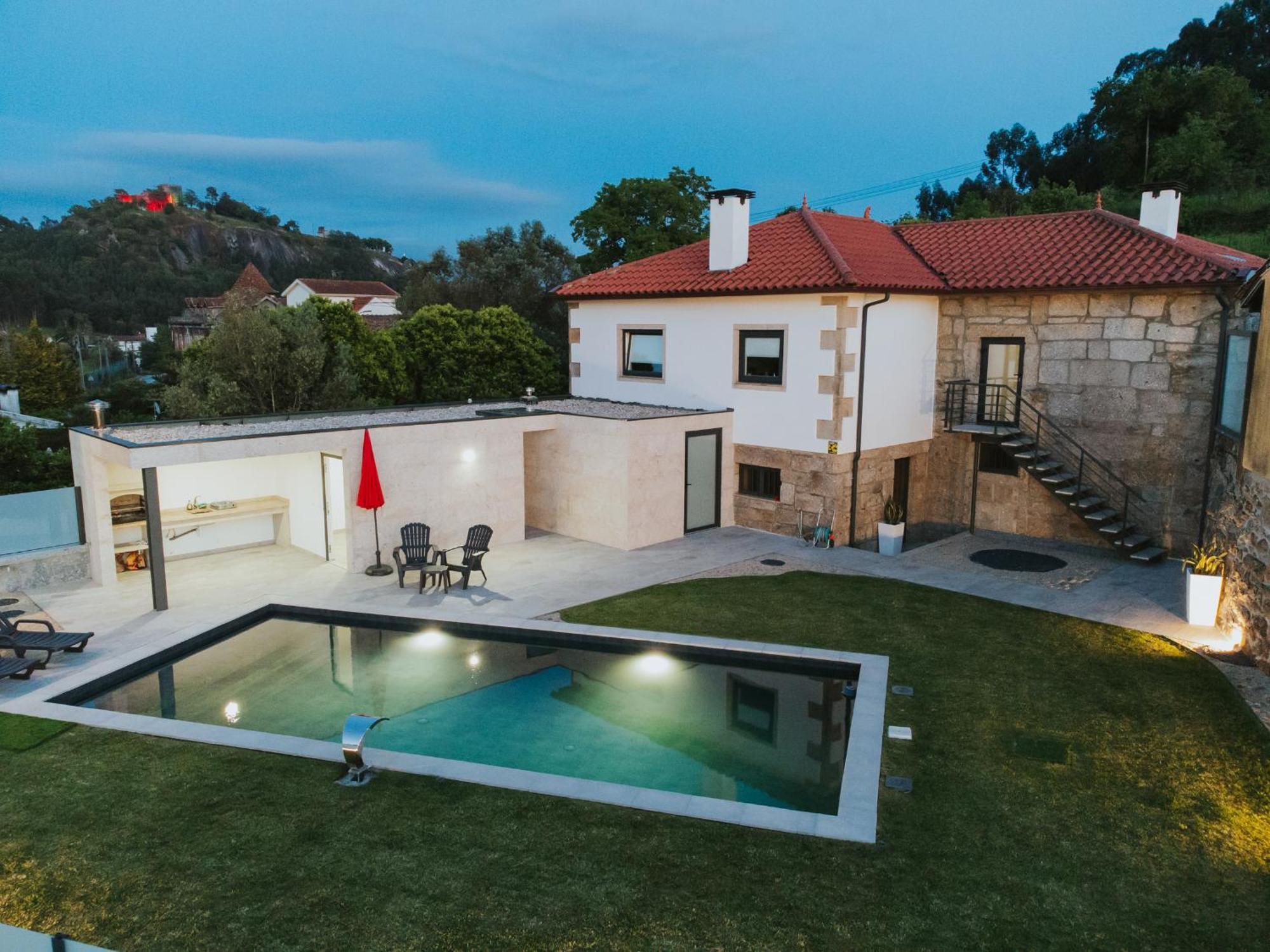 Casa Do Pinheiro - Alojamento Local Повуа-де-Ланнюзу Екстер'єр фото