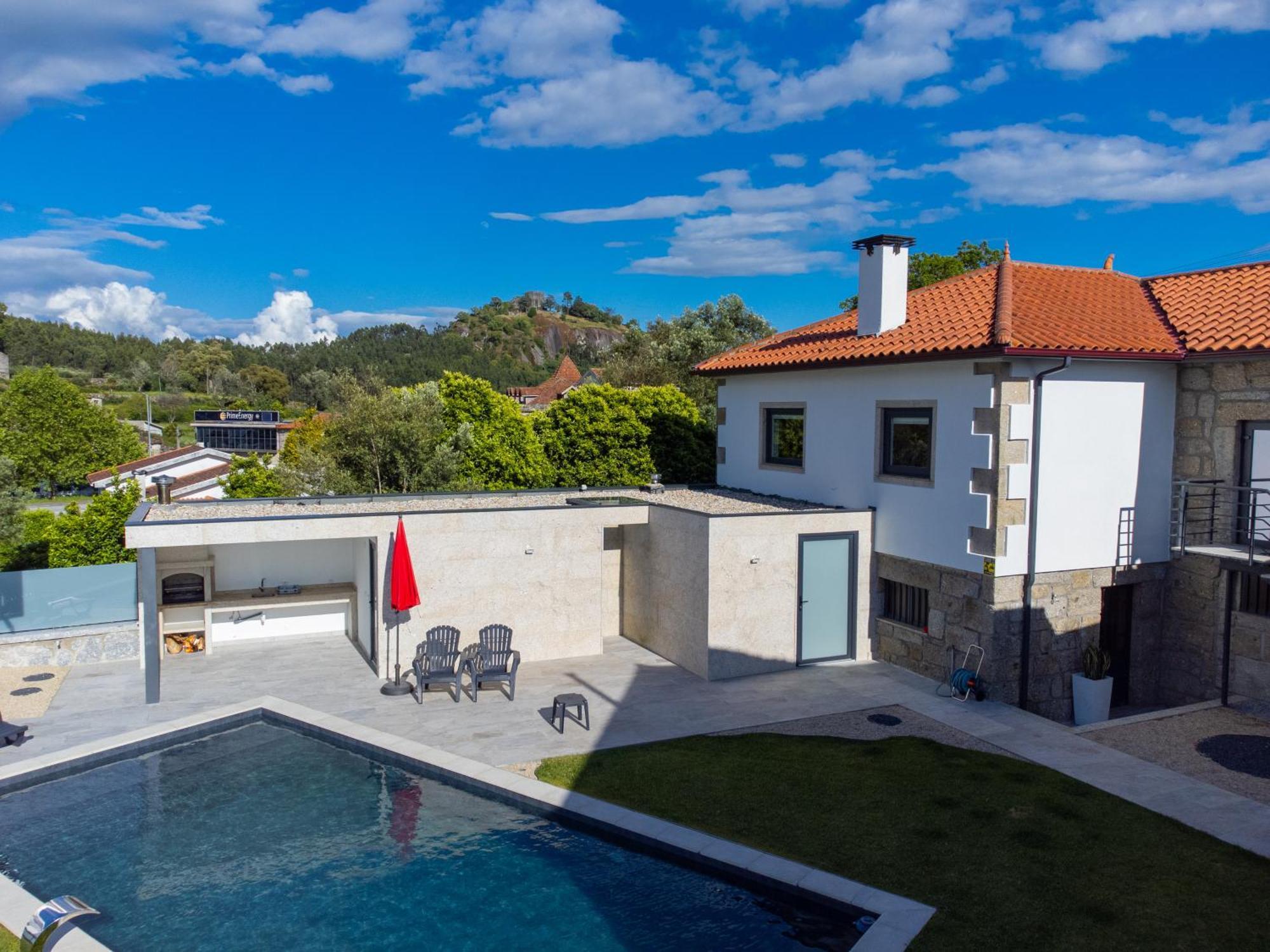 Casa Do Pinheiro - Alojamento Local Повуа-де-Ланнюзу Екстер'єр фото